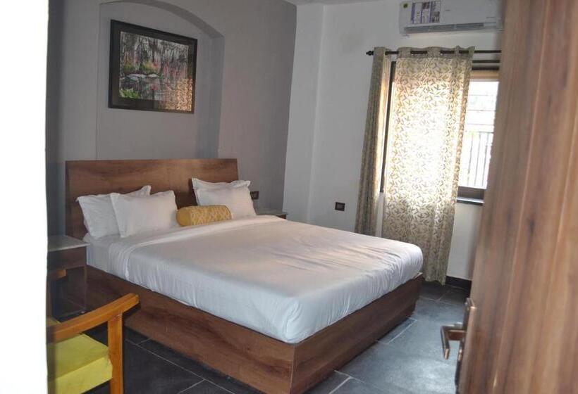 Majatalo Meeram Ganga, A Heritage Stay By The Ganges At Triveni Ghat