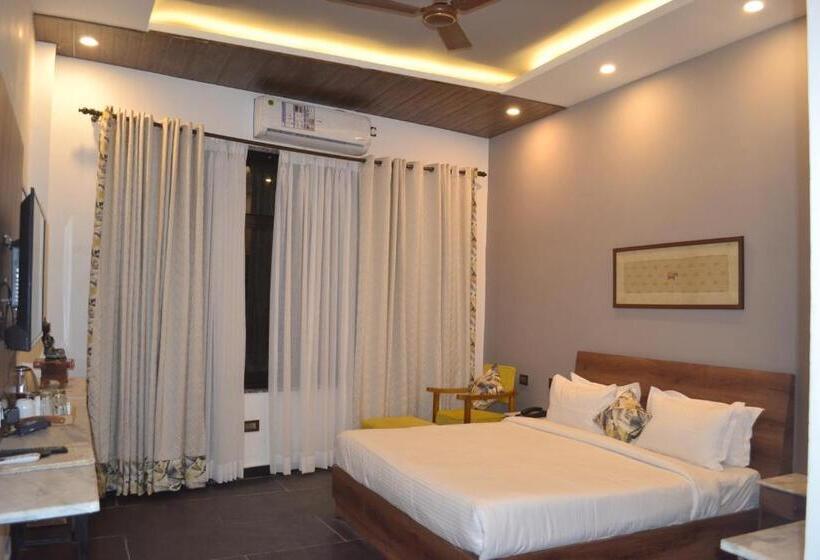 Majatalo Meeram Ganga, A Heritage Stay By The Ganges At Triveni Ghat