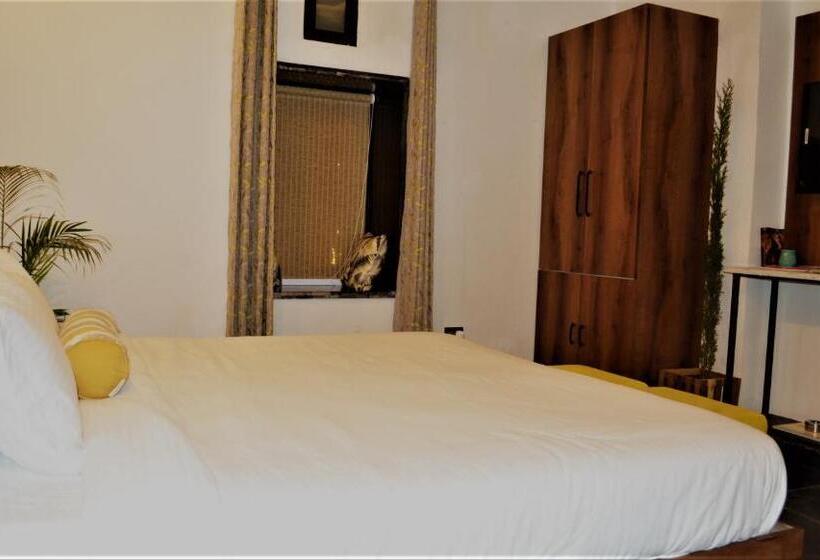 Majatalo Meeram Ganga, A Heritage Stay By The Ganges At Triveni Ghat