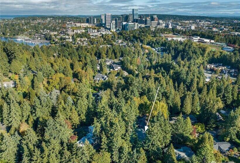 Panzió Private Guest Suite In West Bellevue Home