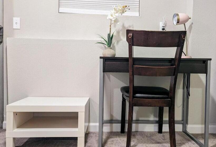 Panzió Private Guest Suite In West Bellevue Home