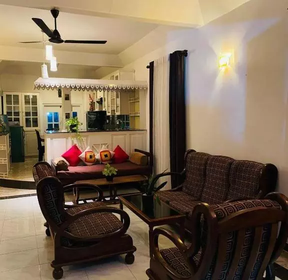 پانسیون Winston Dutch Canal Villa Guest House