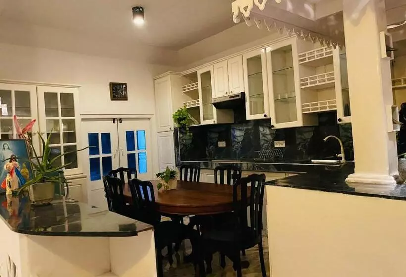 پانسیون Winston Dutch Canal Villa Guest House