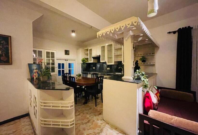 펜션 Winston Dutch Canal Villa Guest House