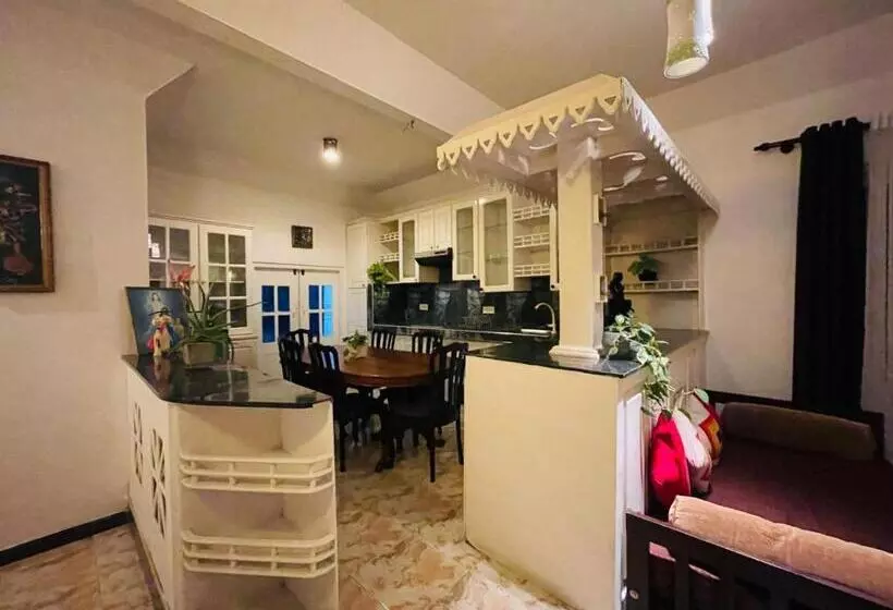 پانسیون Winston Dutch Canal Villa Guest House
