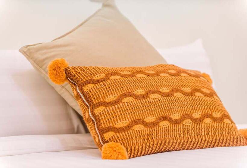 تختخواب و صبحانه H& 嶼光風格旅店 L 彩虹石榴 L 囍福園閤