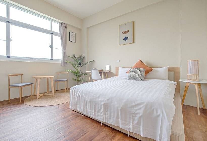 تختخواب و صبحانه H& 嶼光風格旅店 L 彩虹石榴 L 囍福園閤