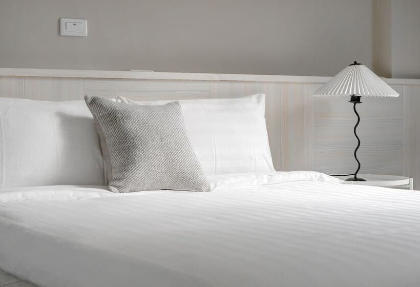 تختخواب و صبحانه H& 嶼光風格旅店 L 彩虹石榴 L 囍福園閤