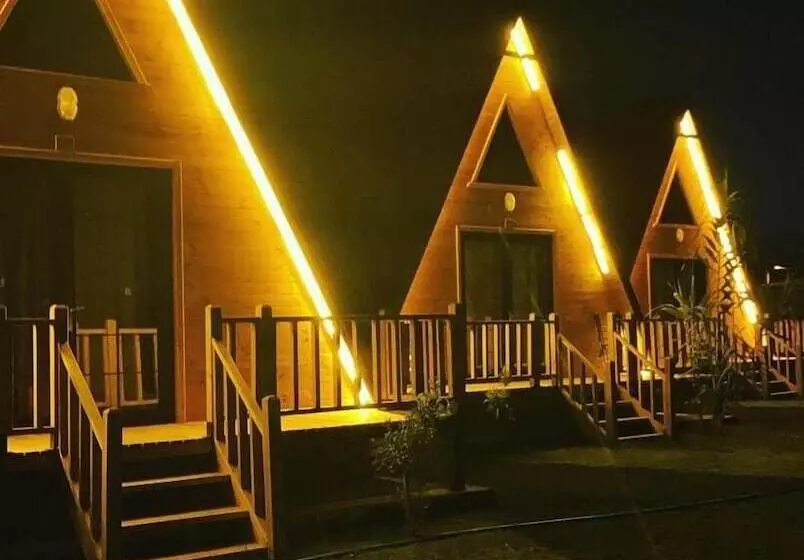 تختخواب و صبحانه Noel Bungalov Cafe