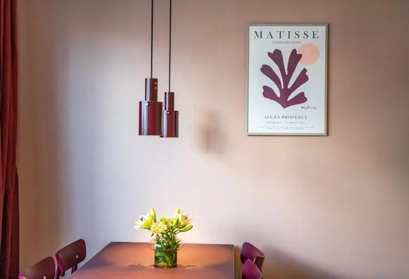 The Lakes Apartments By Daniel&jacob S