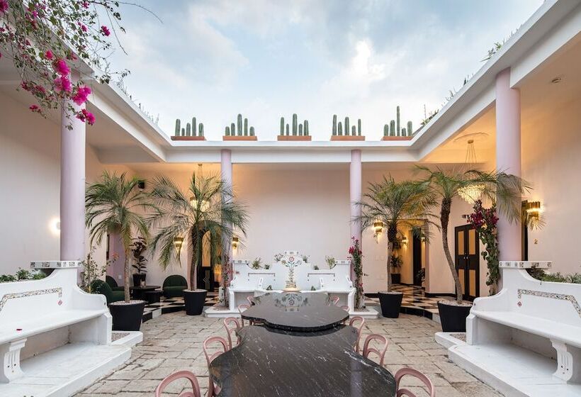 Holt's Hotel De Mi Independencia