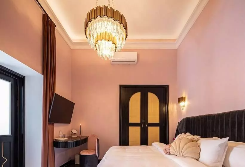 Holt's Hotel De Mi Independencia