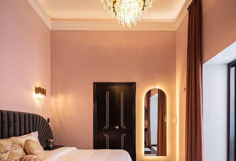 Holt's Hotel De Mi Independencia