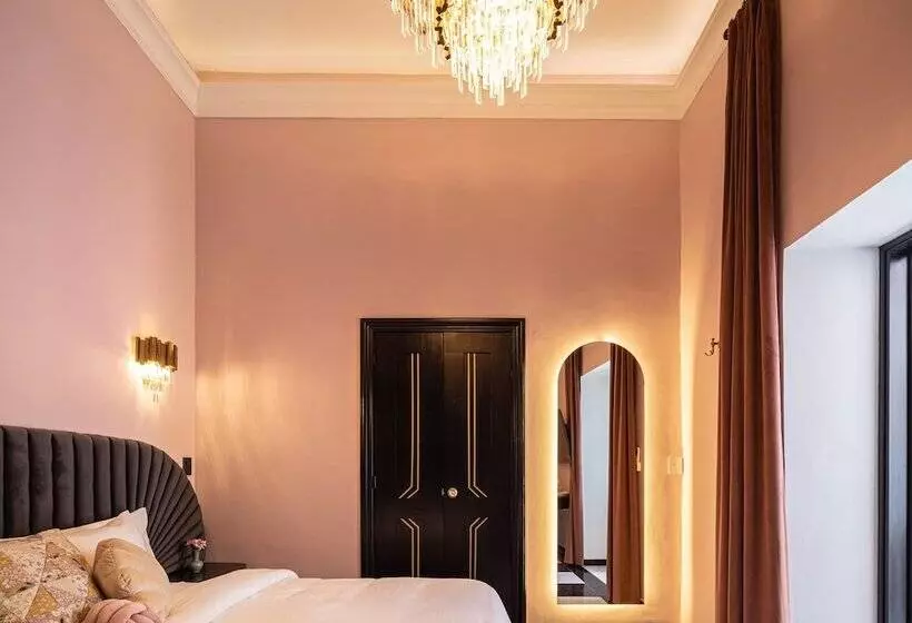 Holt's Hotel De Mi Independencia