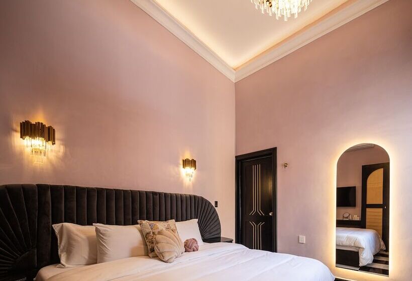 Holt's Hotel De Mi Independencia