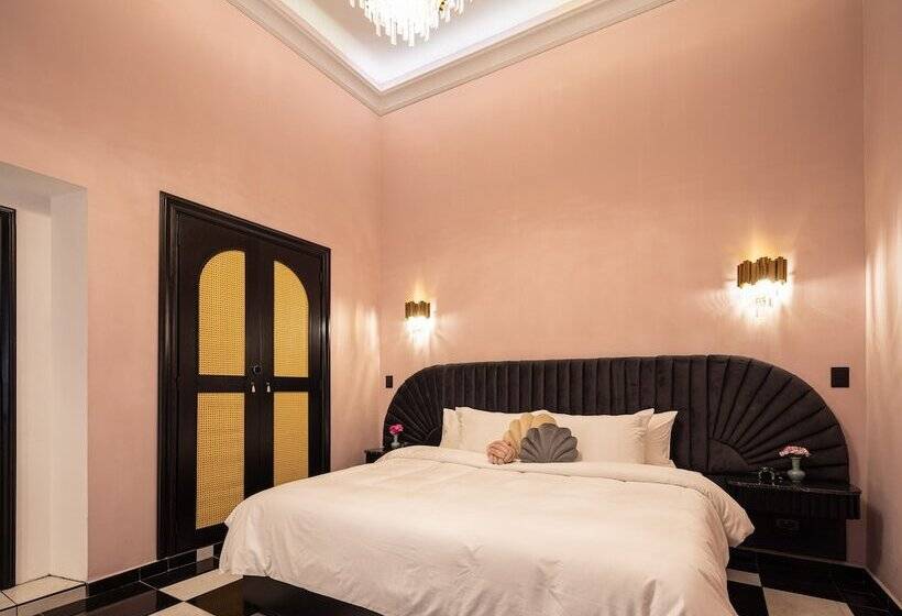 Holt's Hotel De Mi Independencia