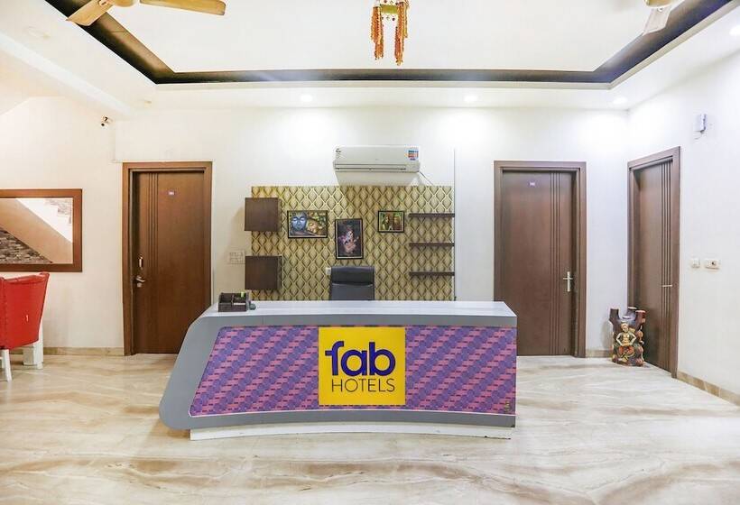 Отель Fabexpress Divine Inn