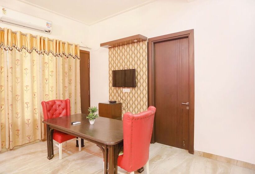 Отель Fabexpress Divine Inn