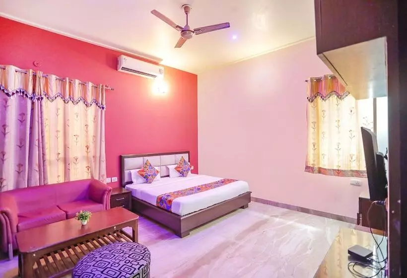 Hotelli Fabexpress Divine Inn