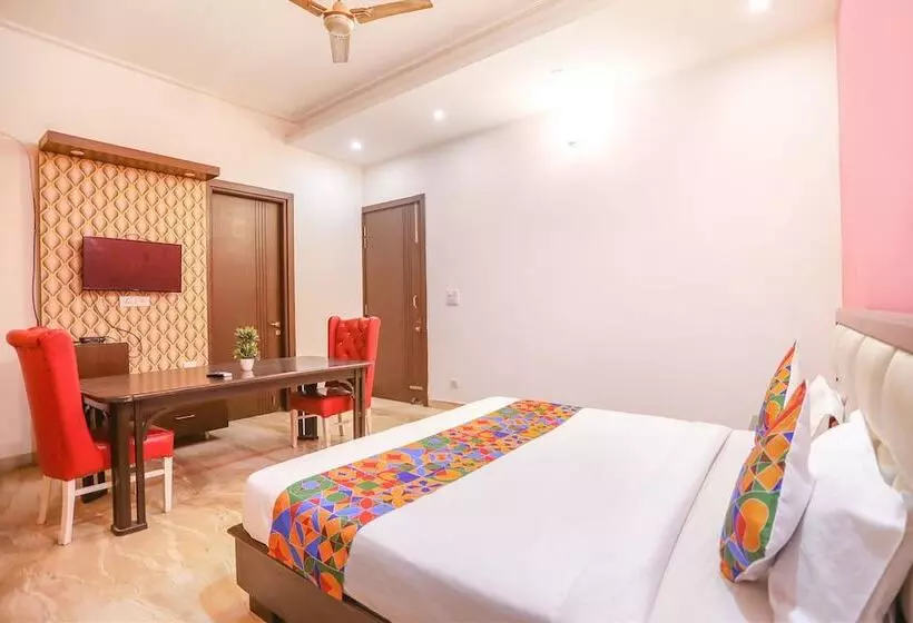 Hotelli Fabexpress Divine Inn