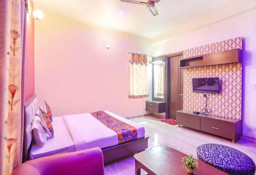 Hotelli Fabexpress Divine Inn