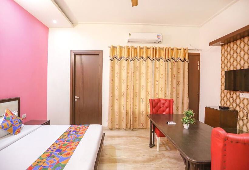 Отель Fabexpress Divine Inn