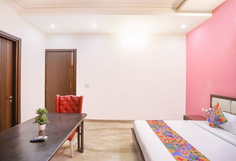 Отель Fabexpress Divine Inn