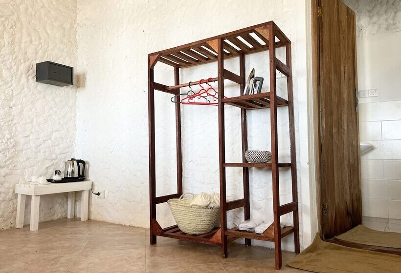 فندق Stonehouse Beach Jambiani