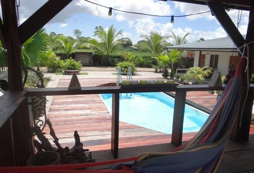 هتل Sutopia Holiday Resort