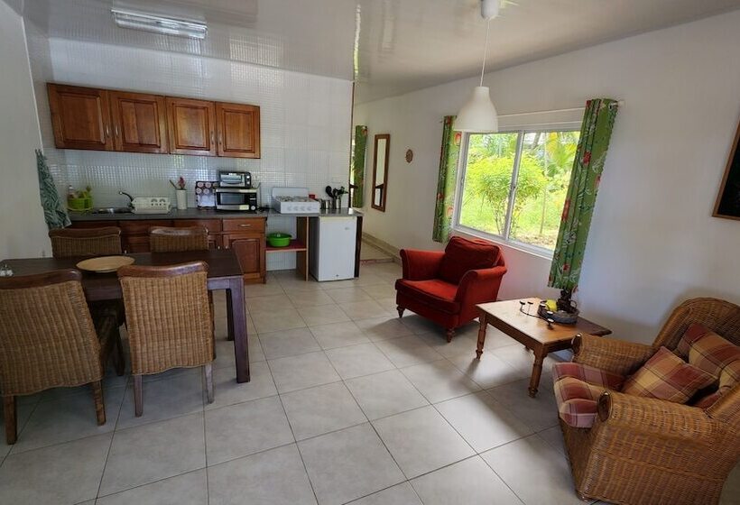 هتل Sutopia Holiday Resort