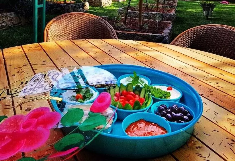 پانسیون Beit El Hana