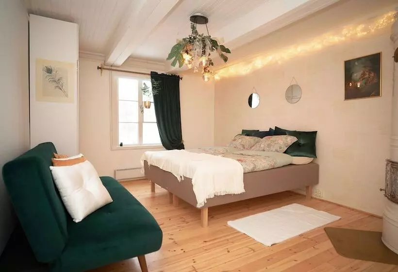 Majatalo Naissaaren Villa Valo