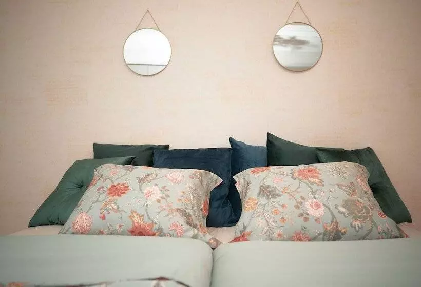 Majatalo Naissaaren Villa Valo