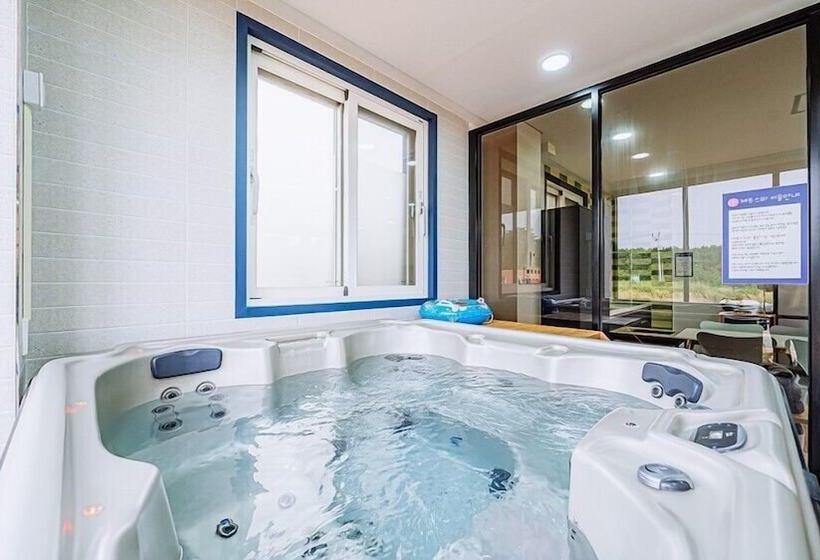 Пансион U Kids Pool Villa