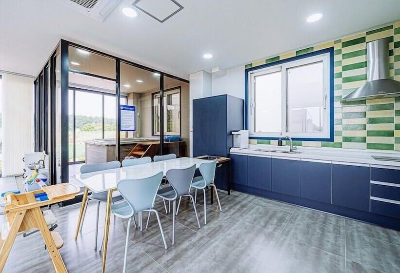 Пансион U Kids Pool Villa