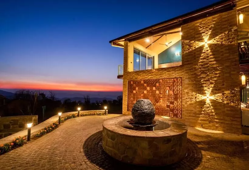 リゾートホテル Infinitea Retreat Bir