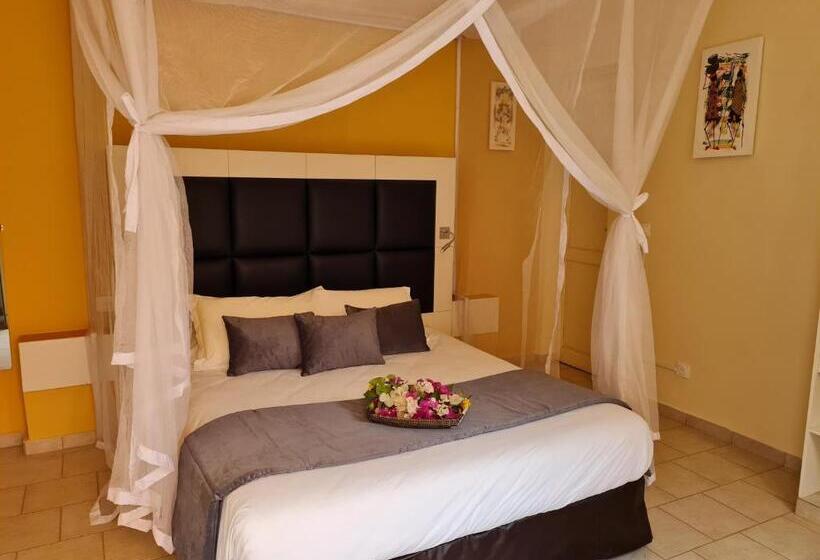 هتل Le Souimanga Bleu Saly