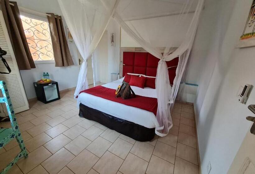 هتل Le Souimanga Bleu Saly