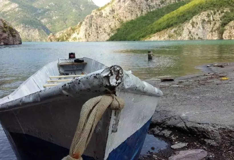 Auberge Rozafa Ferry & Accommodation