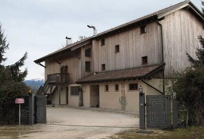 Hotelli Bioagriturismo Vegan Campo Di Cielo