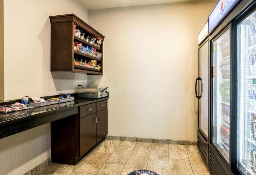 Cobblestone Hotel & Suites   Erie