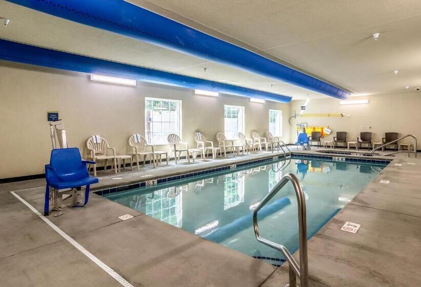 Cobblestone Hotel & Suites   Erie