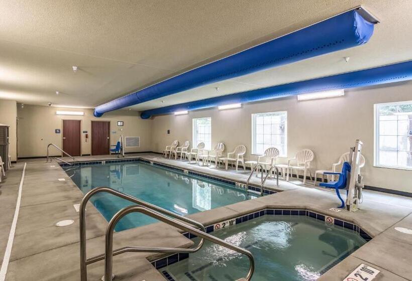 Cobblestone Hotel & Suites   Erie