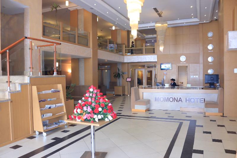 هتل Momona