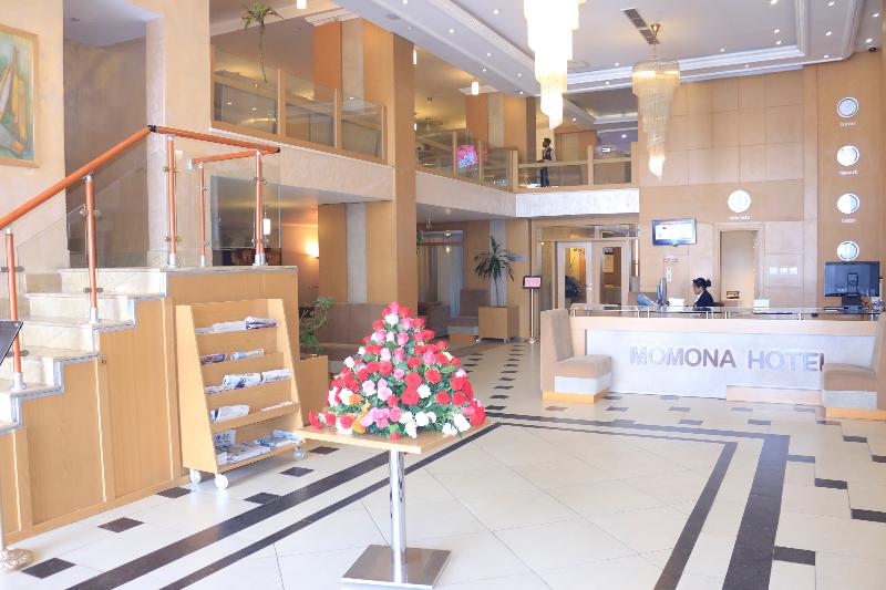هتل Momona