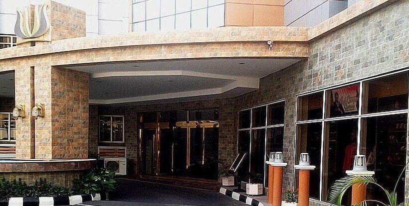 Newton Park Hotels & Resort