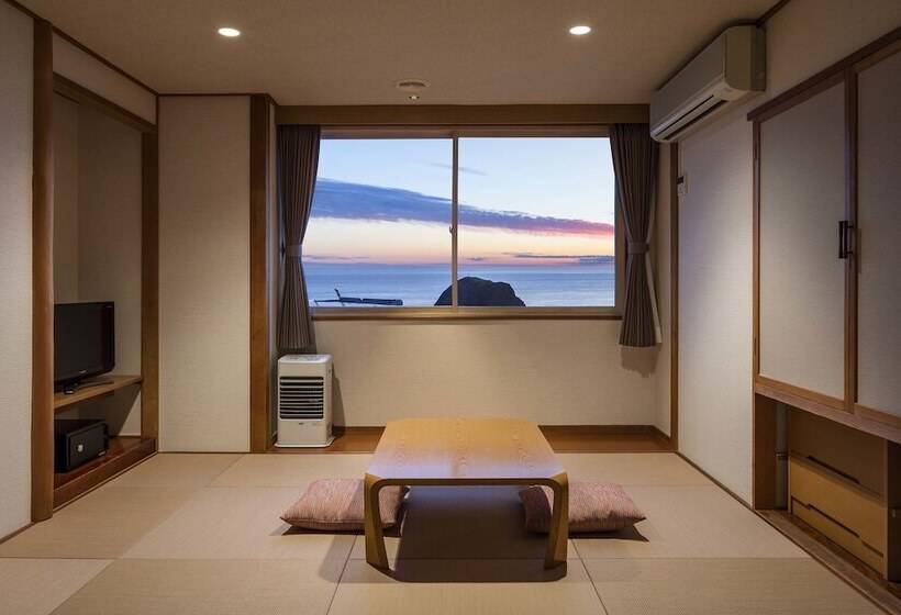 בית מלון כפרי Shiretoko Yuhi No Ataruie Onsen Hostel