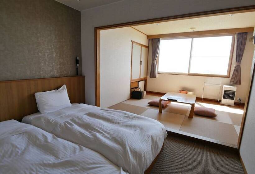 בית מלון כפרי Shiretoko Yuhi No Ataruie Onsen Hostel