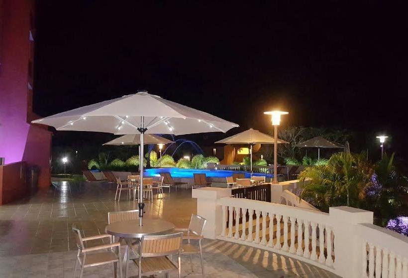 هتل The Plaza Suites