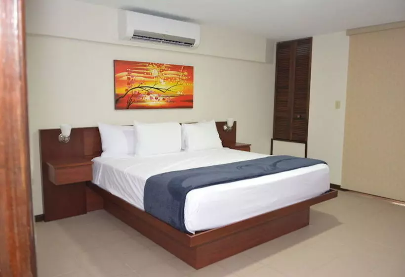 هتل The Plaza Suites